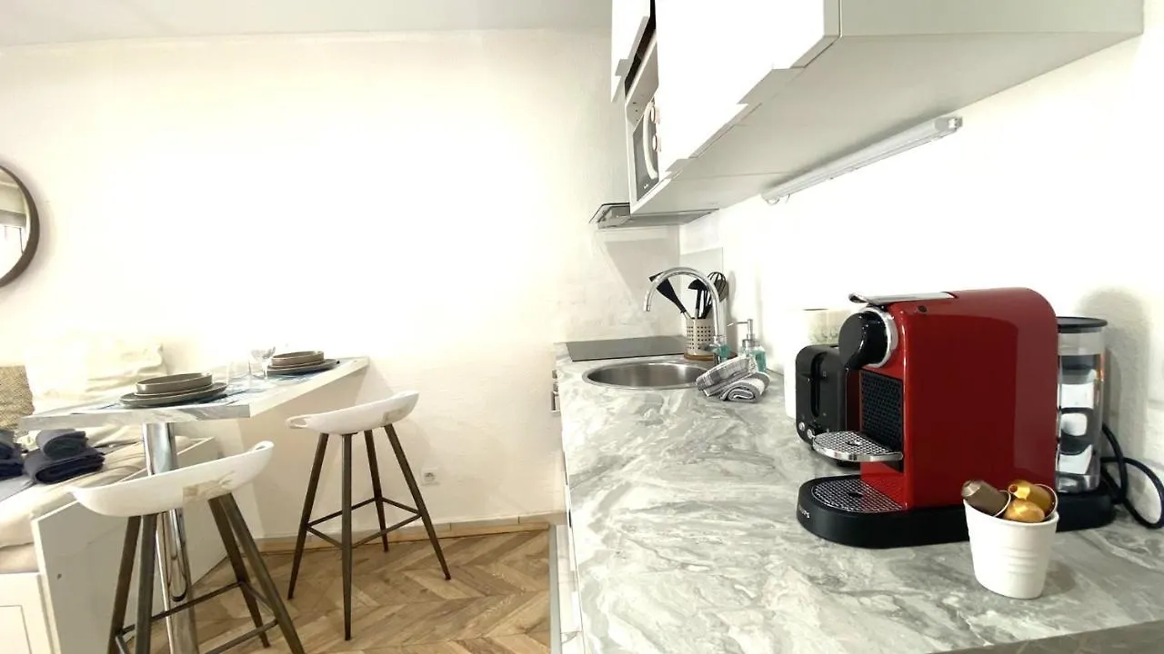 Apartment Studio Bricka - 200M To The Beach, Parking, Clim, Terrace Antibes