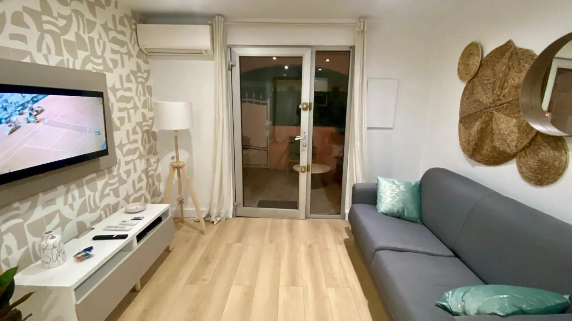 Studio Bricka - 200M To The Beach, Parking, Clim, Terrace Antibes Apartment
